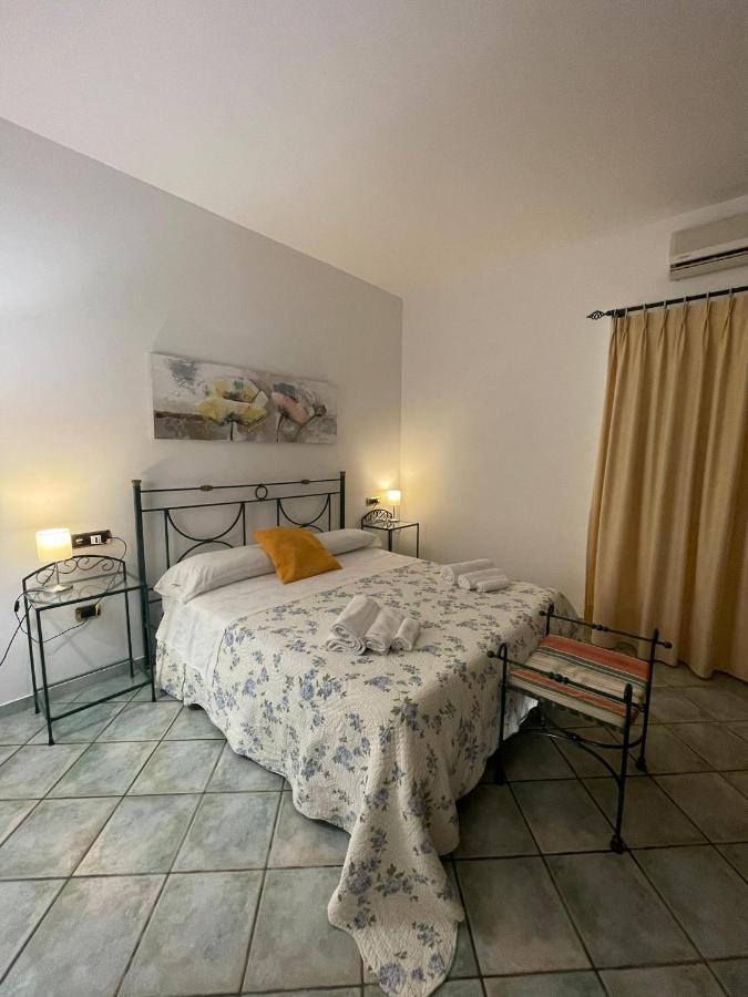Hotel Residence Da Carmelo Палинуро Екстериор снимка
